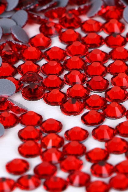 Red with rim stones Amazon.com: 735 Pieces Red Rhinestones for Acrylic Nails  main image 2