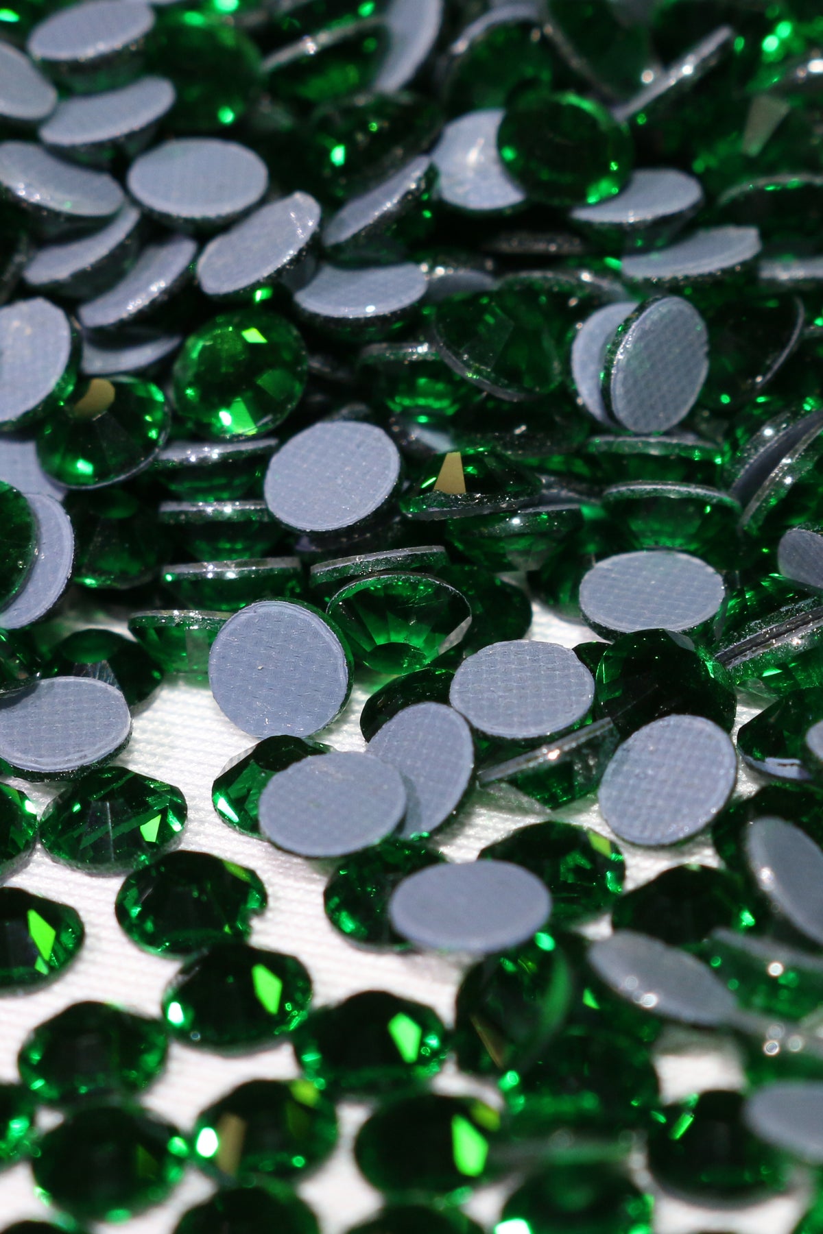 BULK LUXE® CHAMELEON Emerald Green HOTFIX Rhinestones